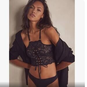 HAH Top to Bottom Lace Cami in Noir NWT  XS